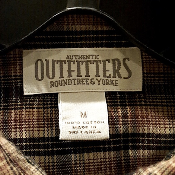 ROUNDTREE & YORKE OUTFITTERS Button Down Shirt Size M - Picture 2 of 8